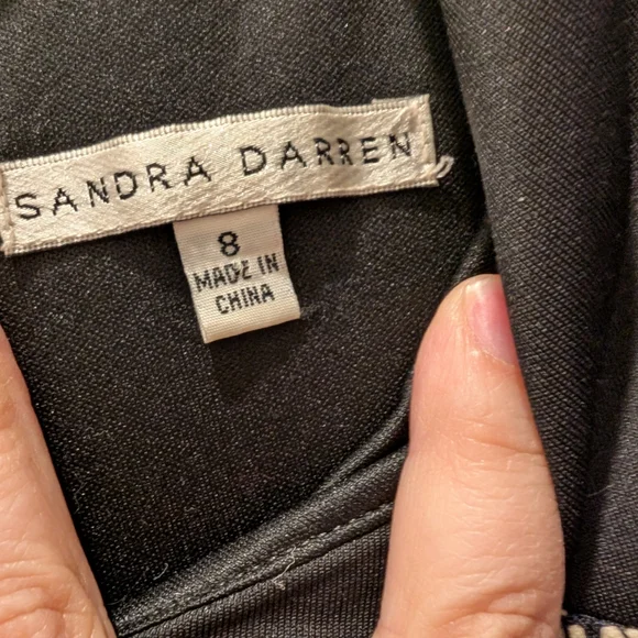 Elegant Black and Cream Lace Dress - Picture 2 of 4